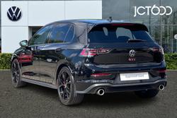 VOLKSWAGEN Golf Photo 3