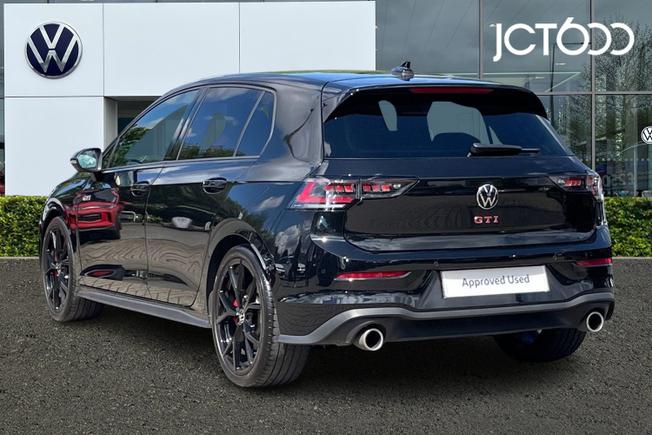 VOLKSWAGEN Golf Photo 3