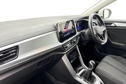 Volkswagen T-ROC Photo 2