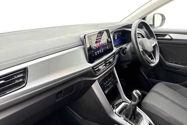 Volkswagen T-ROC Photo 2