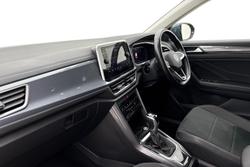 VOLKSWAGEN T-Roc Photo 2