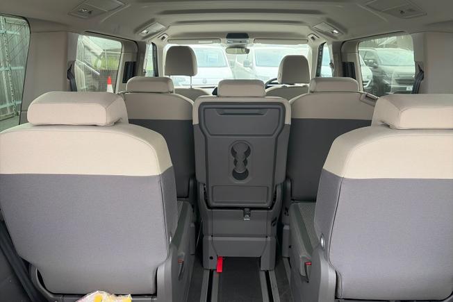 VOLKSWAGEN Multivan Photo 12