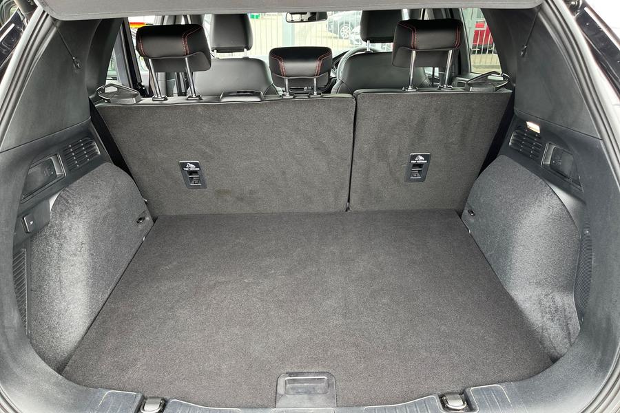 Ford KUGA Photo autoimg-78464e7a23a81843fa373f559bf4ccbf9b3a71fc.jpg