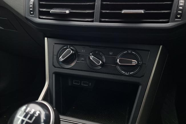 VOLKSWAGEN Polo Photo 22