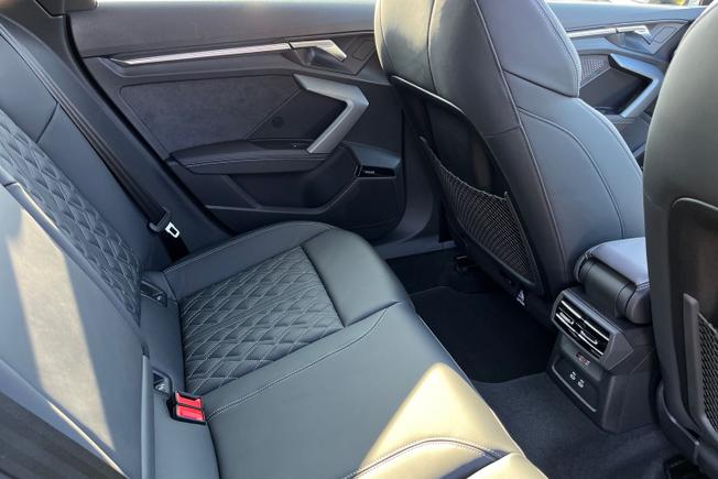 AUDI S3 Photo 46