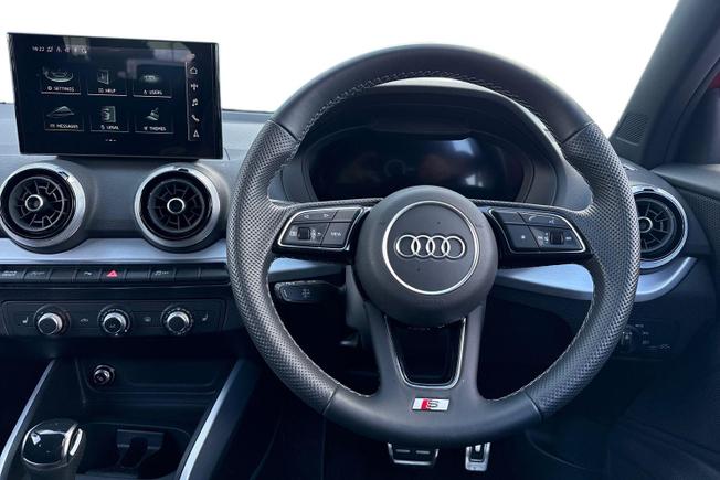 Audi Q2 Photo 11