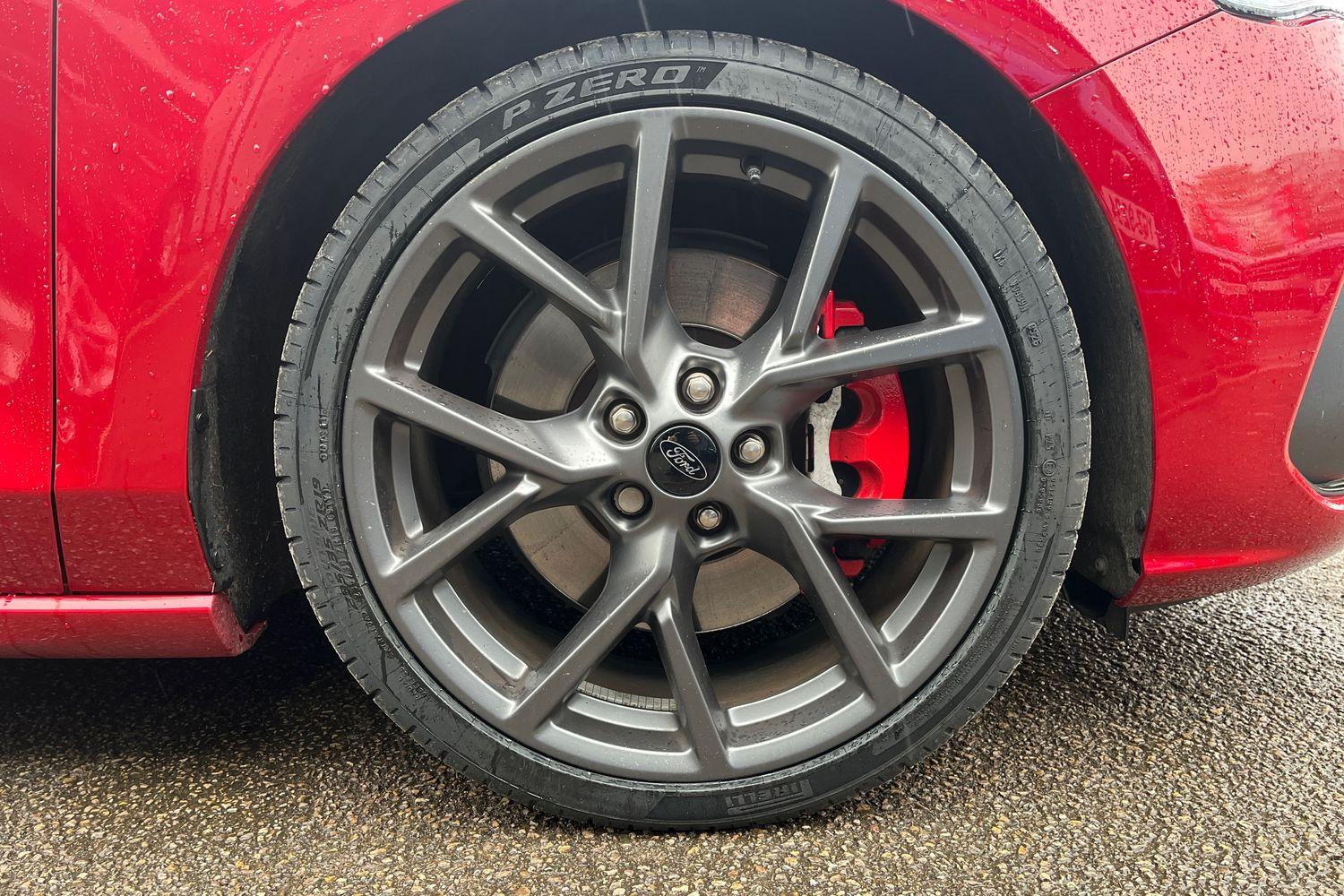 Ford FOCUS Photo 24