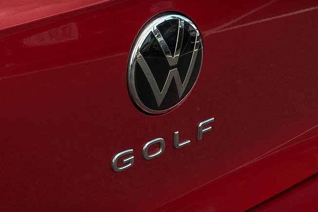VOLKSWAGEN Golf Photo 41