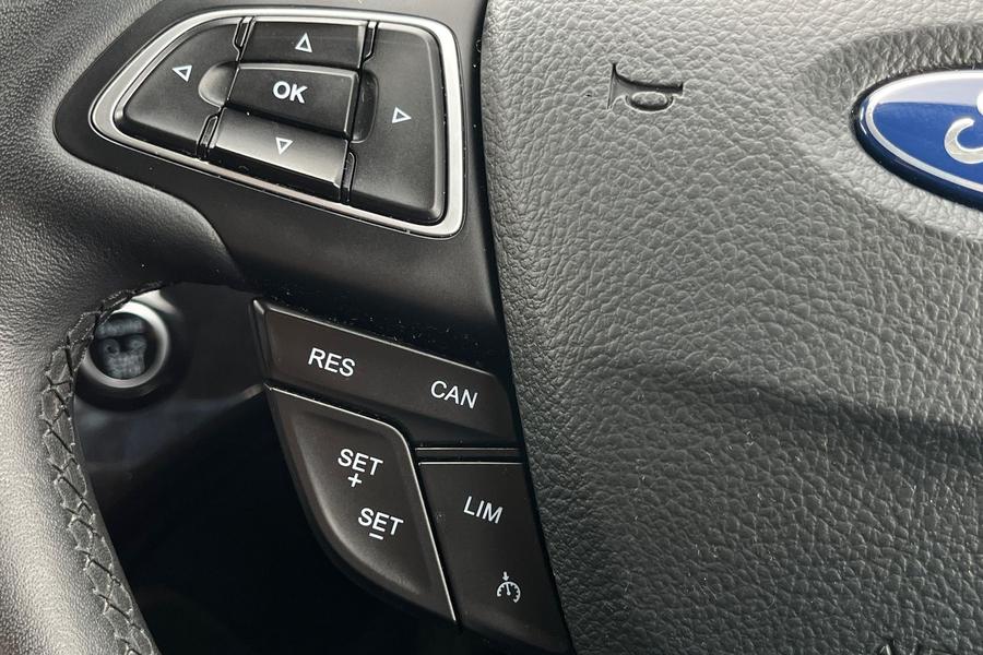 Ford Kuga Photo autoimg-785209d70939ce8b85492bf3049eea75b29d2dff.jpg