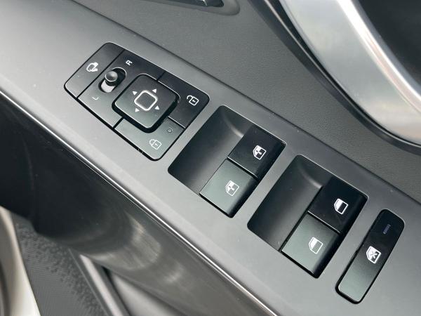 Kia Niro Photo autoimg-785239b4eebdb1521a173e2424993a7ded0faa8f.jpg