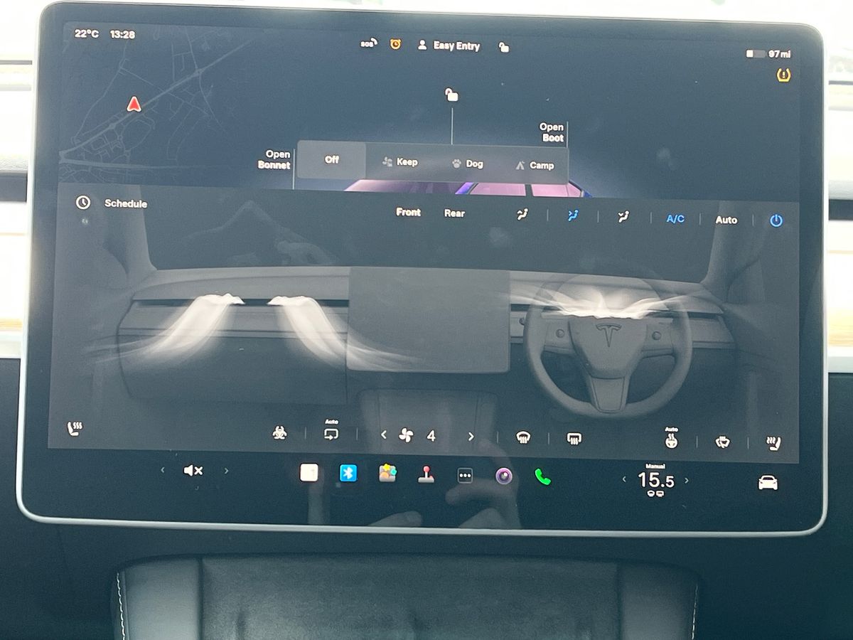 TESLA Model Y Photo 12