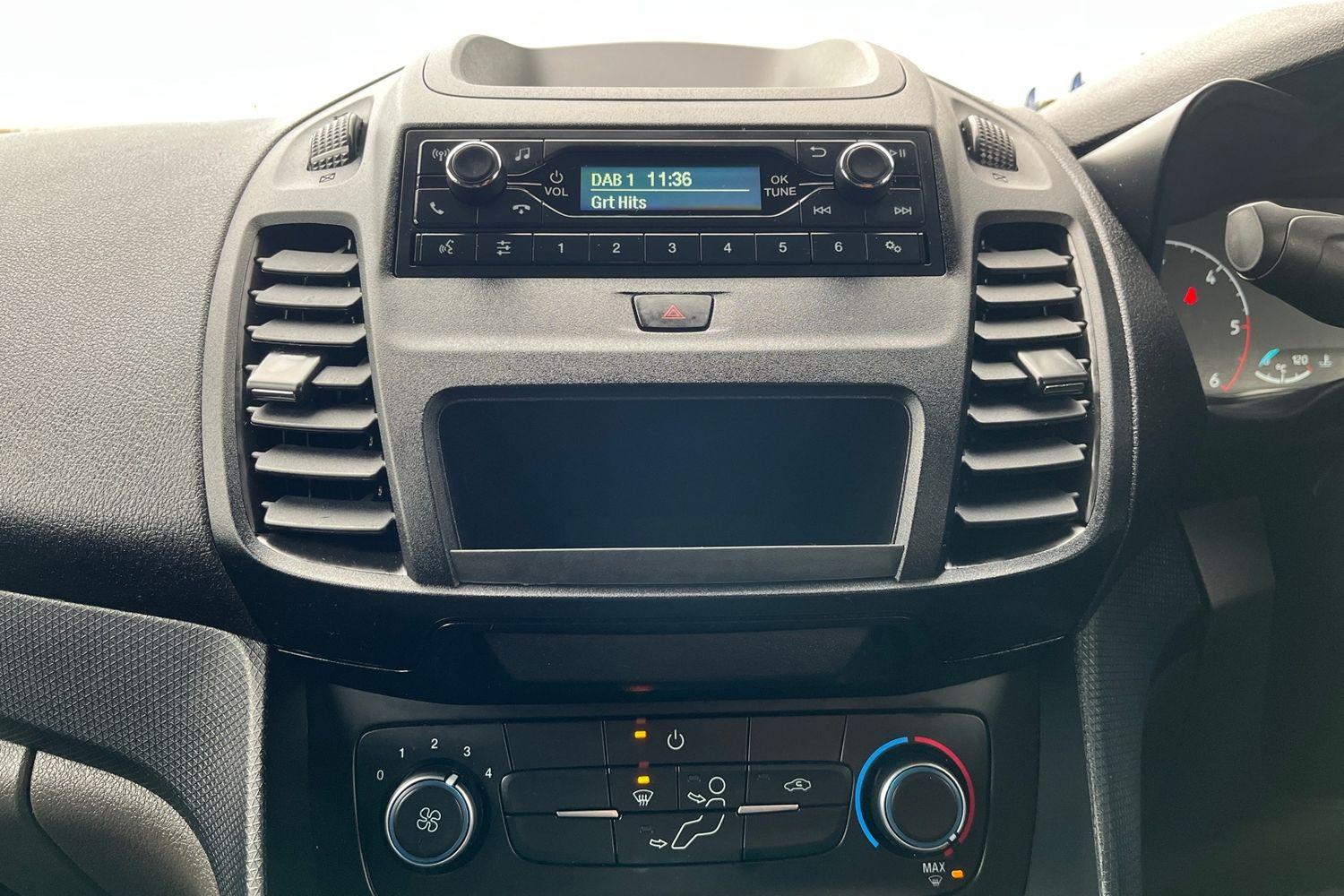 Ford TRANSIT CONNECT Photo 24