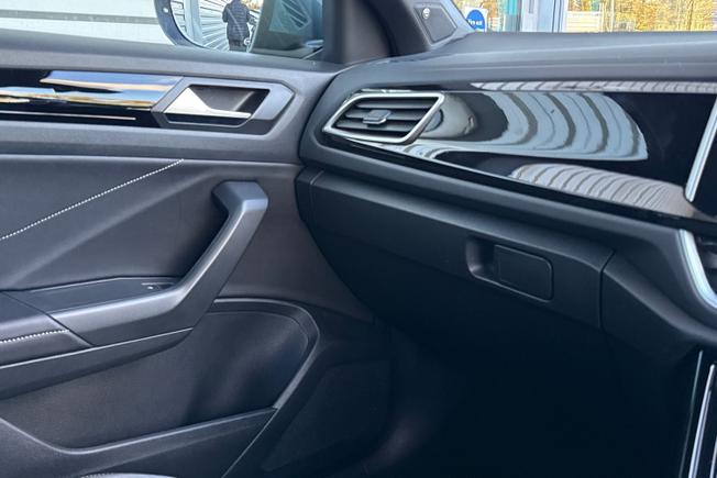 VOLKSWAGEN T-Roc Photo 26