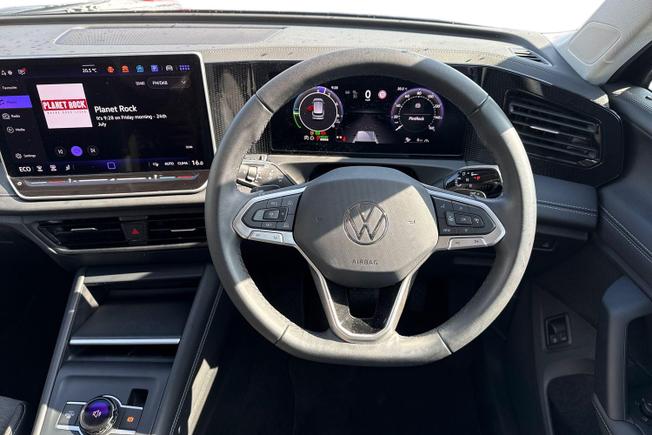 VOLKSWAGEN Tiguan Photo 11