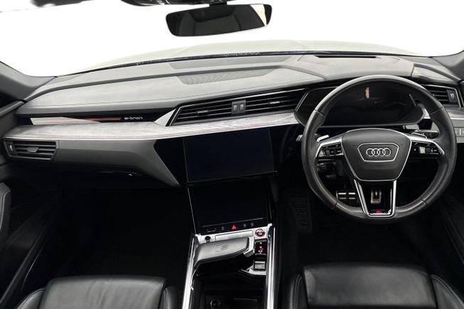 AUDI E-Tron S Photo 10