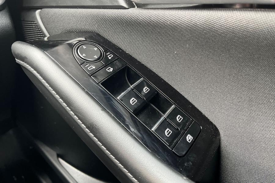 Mazda CX-30 Photo autoimg-785f899f254d76abd67f599a3c4285fbc10c3ed3.jpg