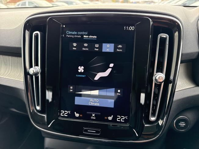 VOLVO XC40 Photo 21