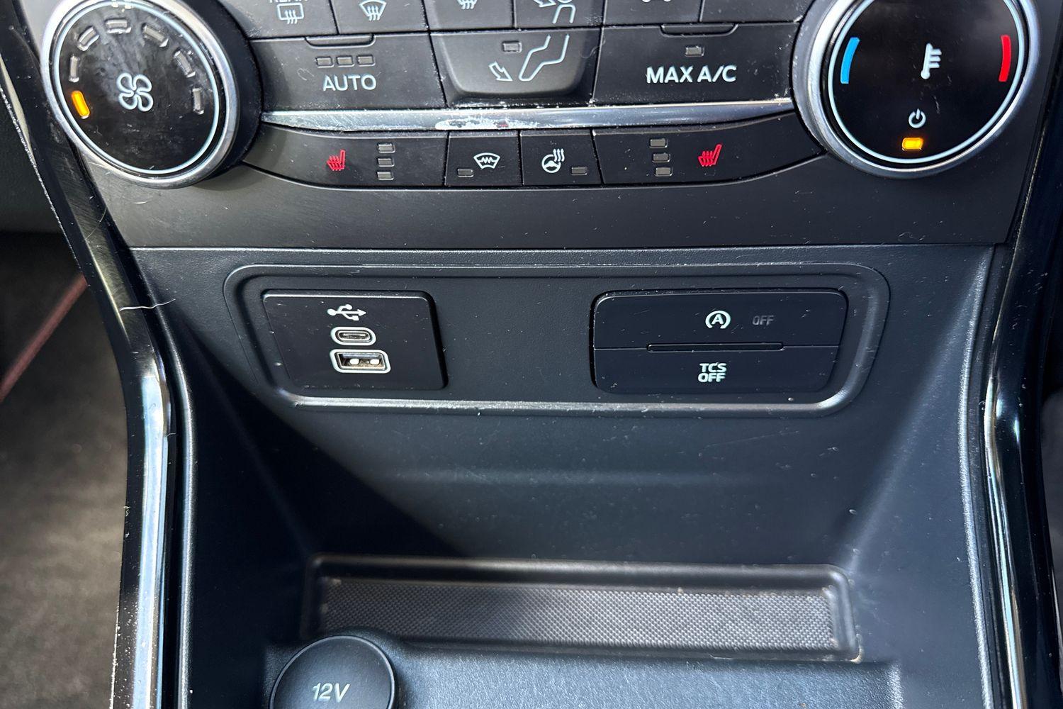 Ford EcoSport Photo 31