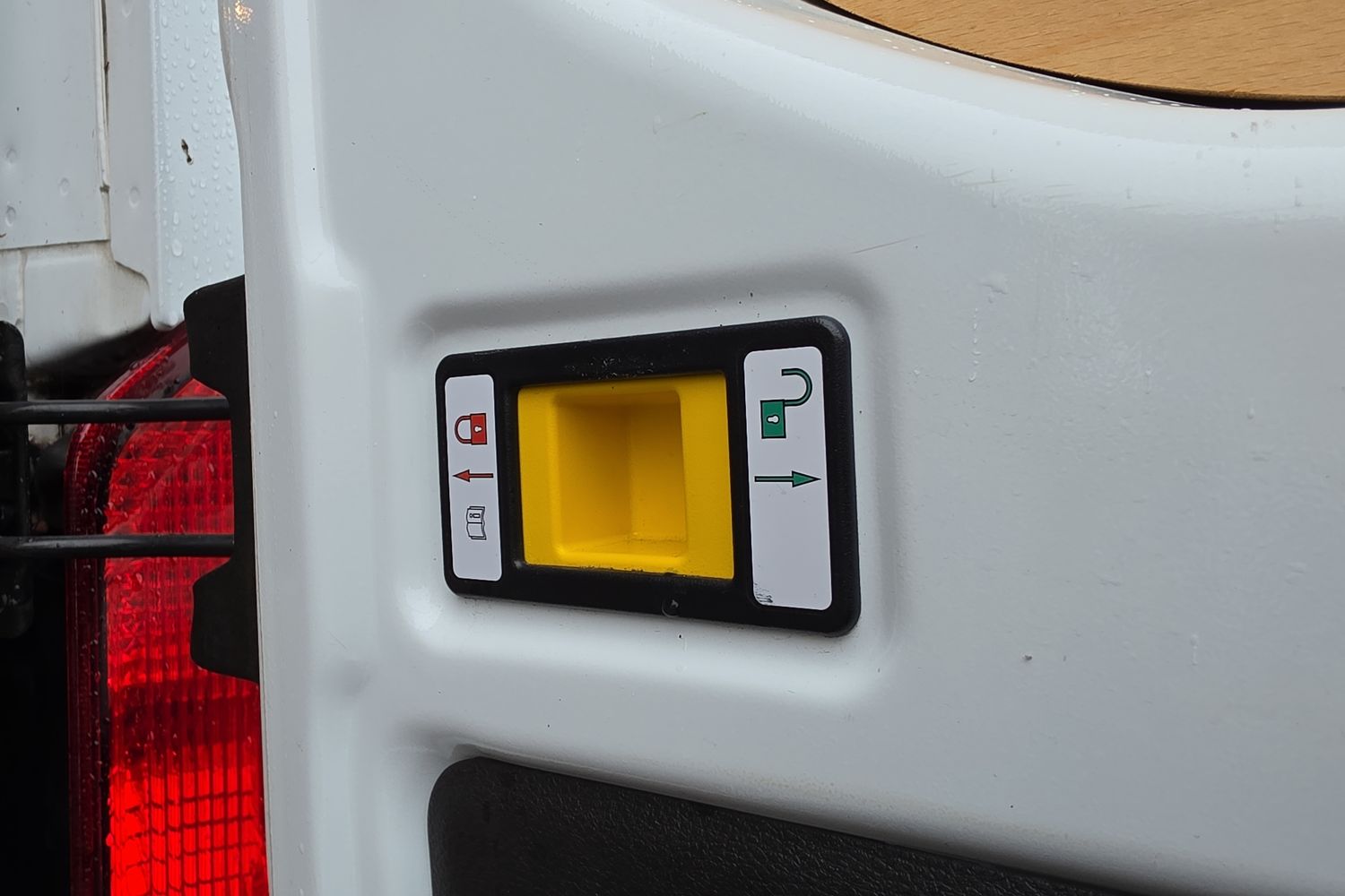 Ford Transit Photo 28