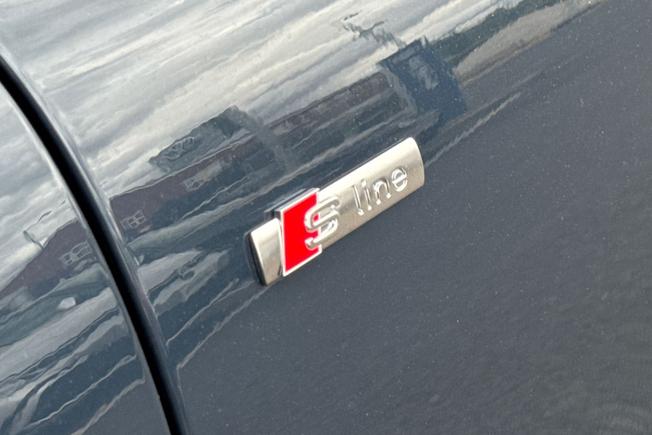 AUDI A6 E-Tron Avant Photo 40
