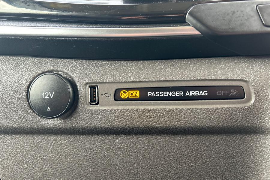Ford TOURNEO CUSTOM Photo autoimg-786ffdd0be057b7d612b61b994e38159bb82296e.jpg