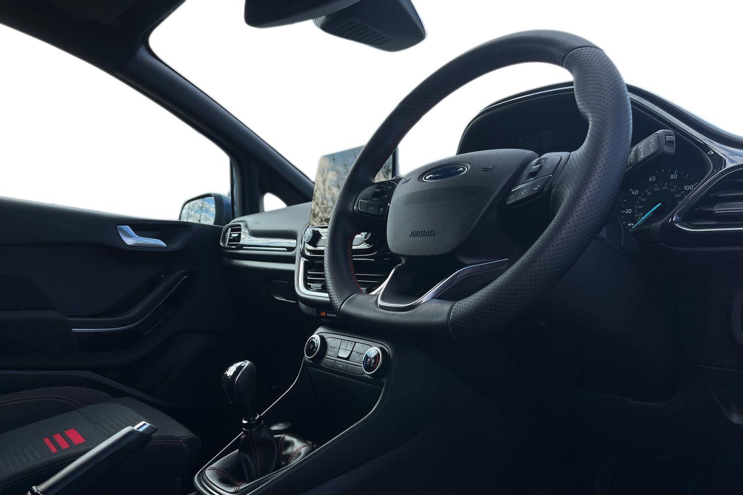Ford FIESTA Photo 8