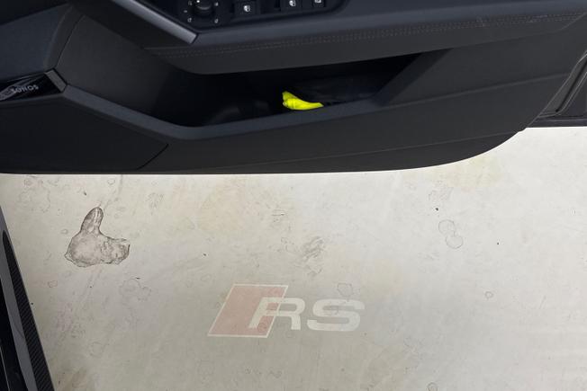 AUDI RS3 Photo 28