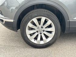 Volkswagen T-Roc Photo 5