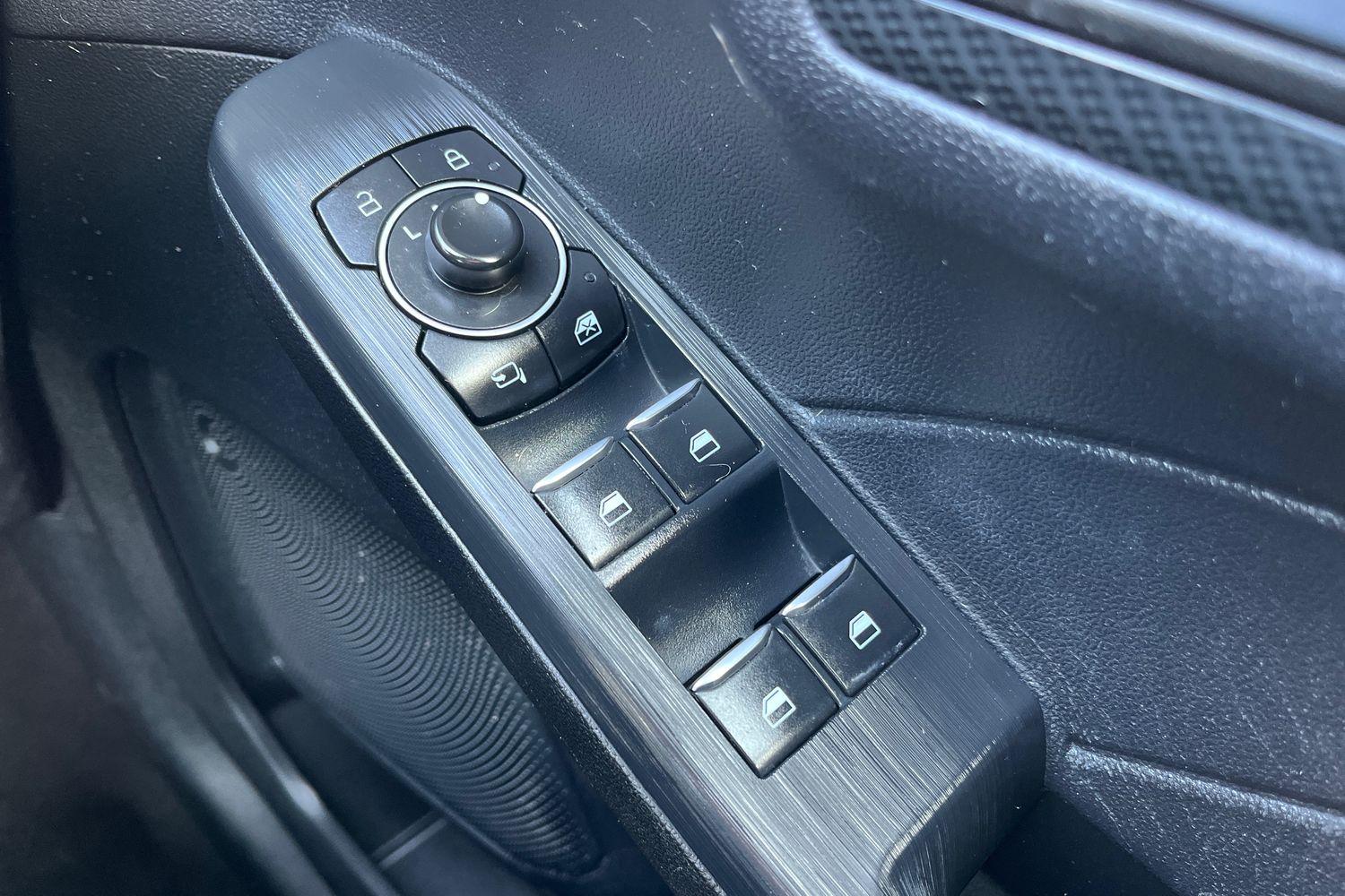 Ford KUGA Photo 15