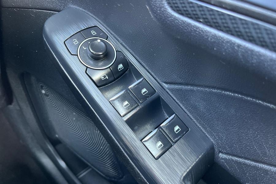 Ford KUGA Photo autoimg-788069857d8cb2a54326af4ba454b67dc4eb62ef.jpg