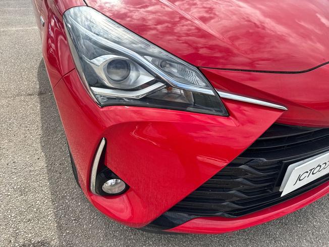 TOYOTA Yaris Photo 19