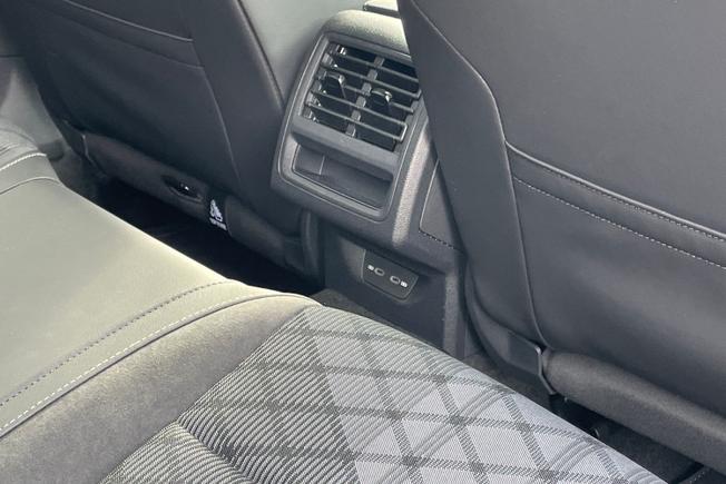 VOLKSWAGEN Golf Photo 31