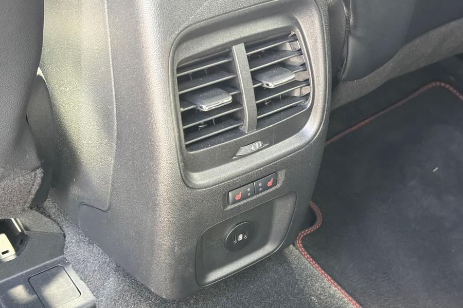 Ford KUGA Photo autoimg-7889ff60dde4b84edd76d601f253797e43456888.jpg