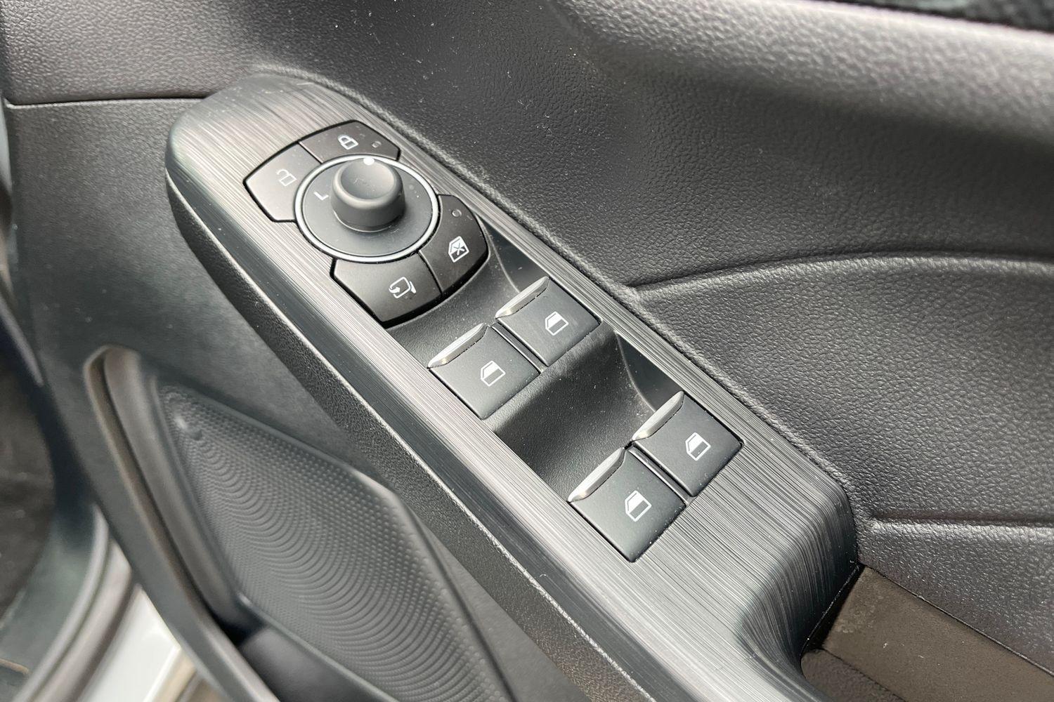 Ford KUGA Photo 15