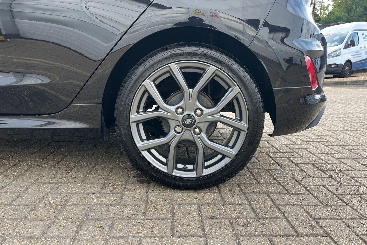 Ford Fiesta Photo 7