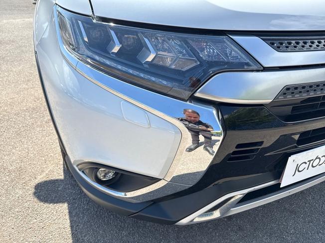 MITSUBISHI Outlander Photo 19
