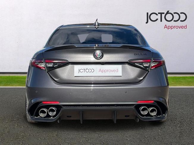ALFA ROMEO Giulia Photo 7