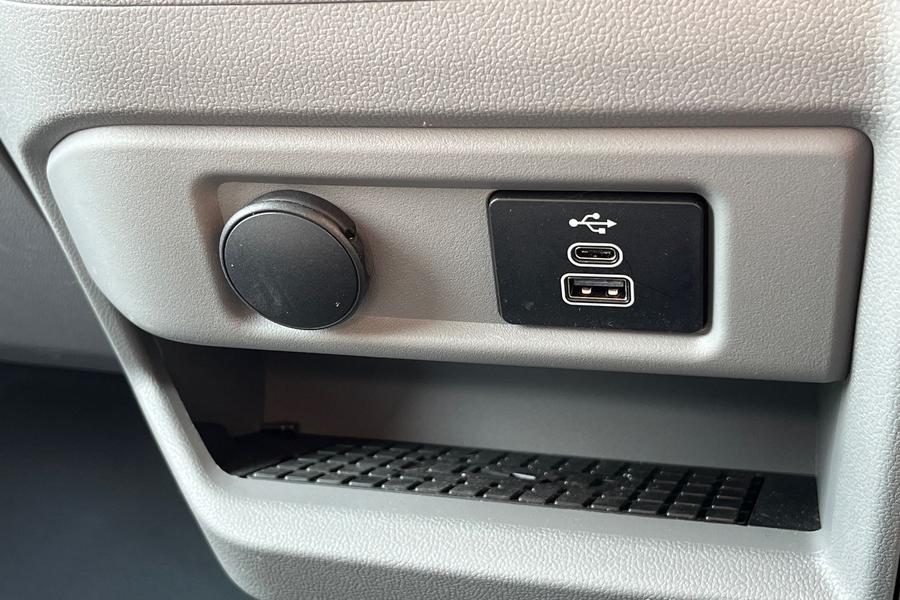 Ford E-TRANSIT CUSTOM Photo autoimg-78956f045f16e16af7e557ace505bd5552e49c1c.jpg