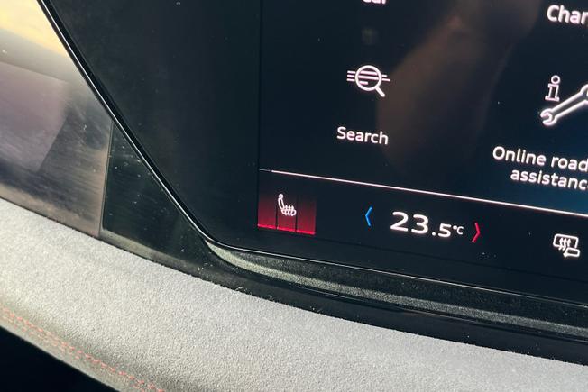 AUDI S6 E-Tron Avant Photo 35