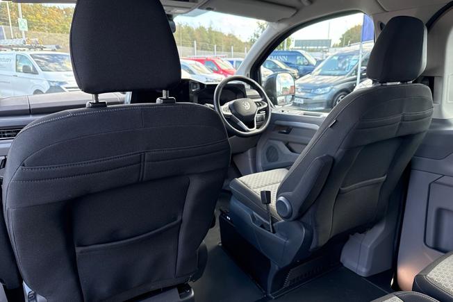 VOLKSWAGEN Transporter Shuttle Photo 47