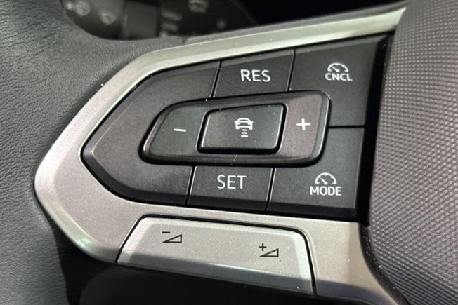 VOLKSWAGEN Tiguan Photo 16