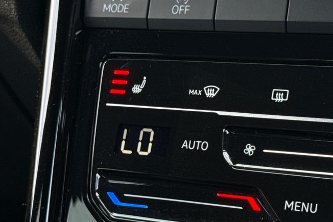 VOLKSWAGEN T-Roc Photo 25