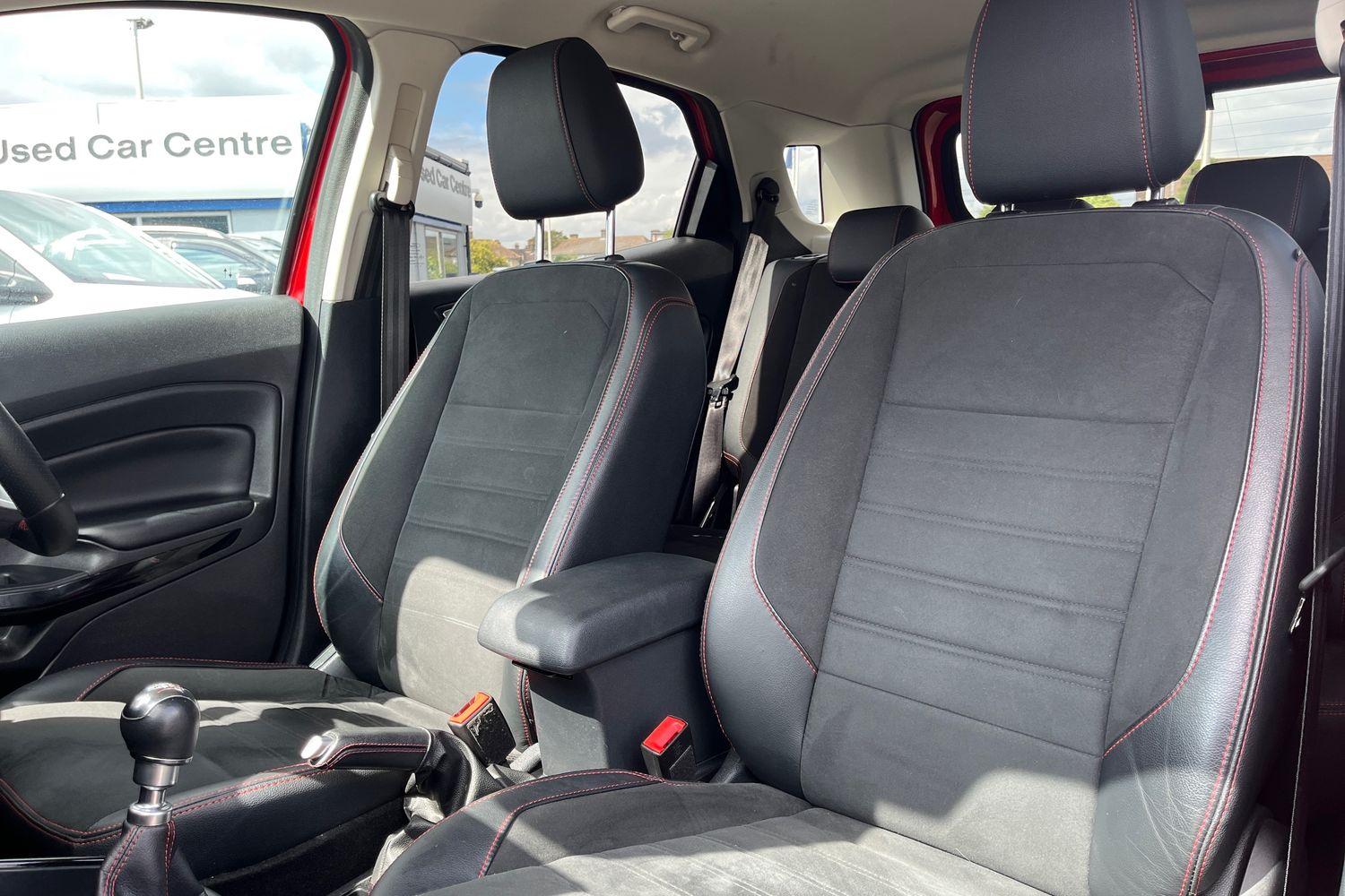 Ford ECOSPORT Photo 18