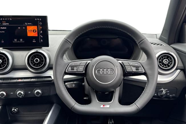 AUDI Q2 Photo 11