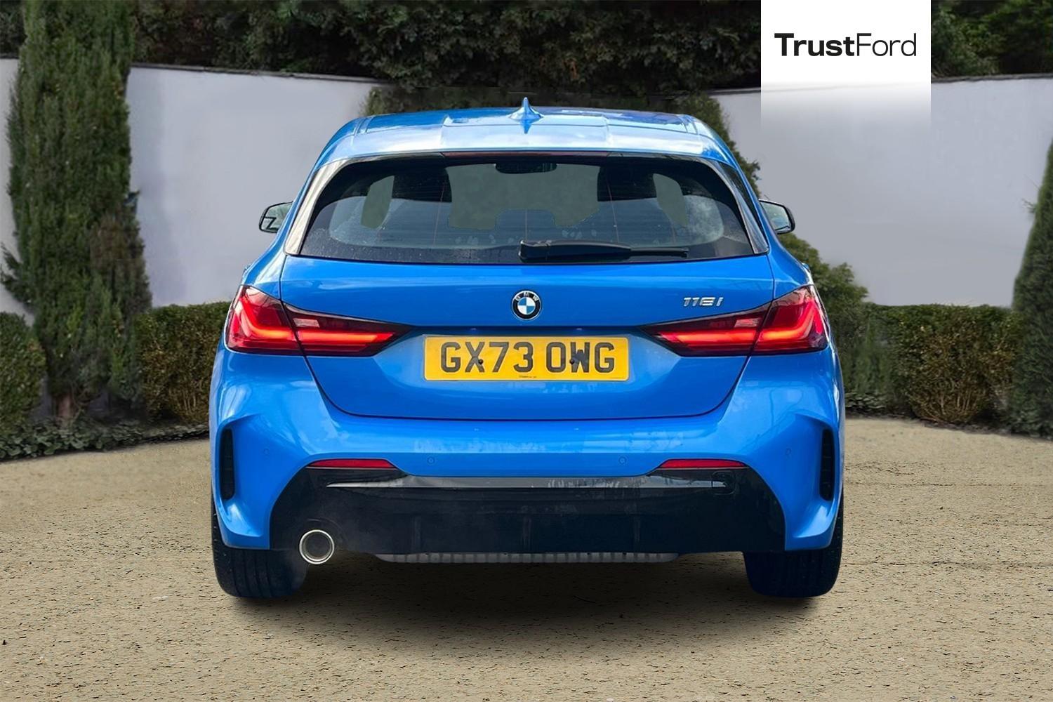 BMW 1 SERIES Photo 6
