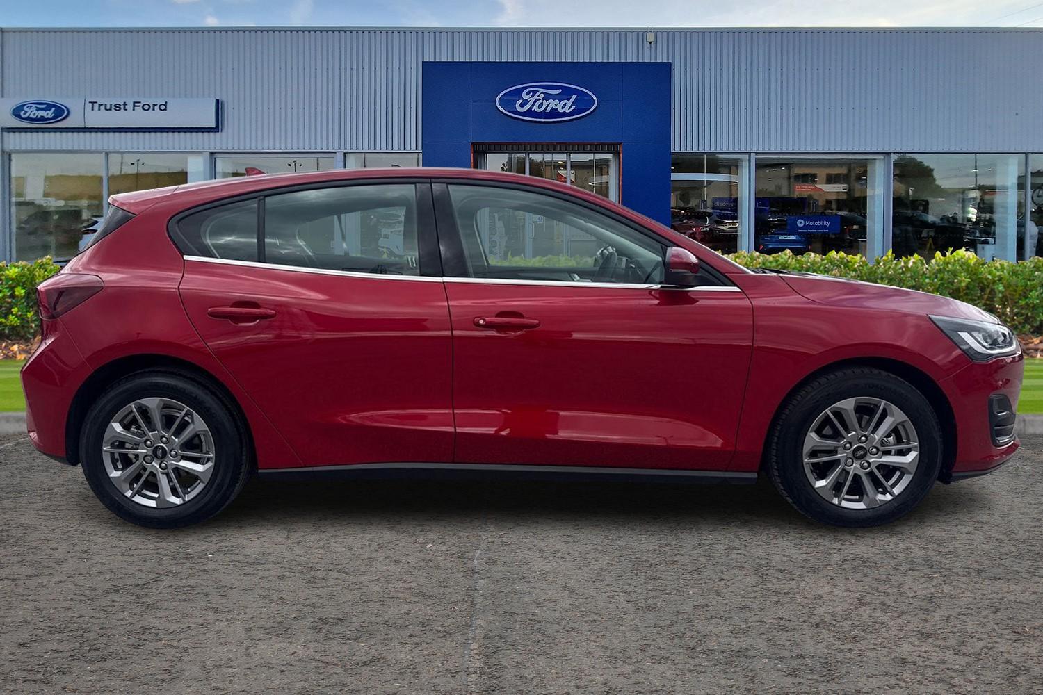Ford FOCUS Photo 2