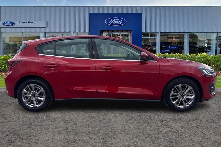 Ford FOCUS Photo autoimg-78b650a60a53414cf15158fbab2f6afa98190044.jpg