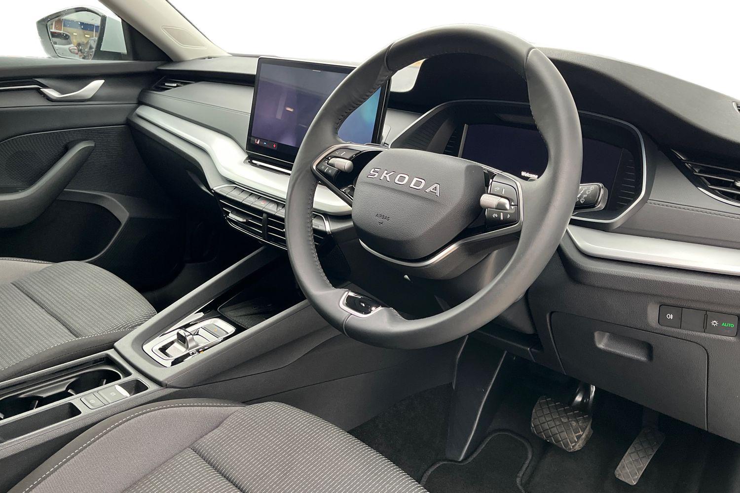 Skoda OCTAVIA Photo 8