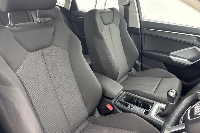 AUDI Q3 Photo 21