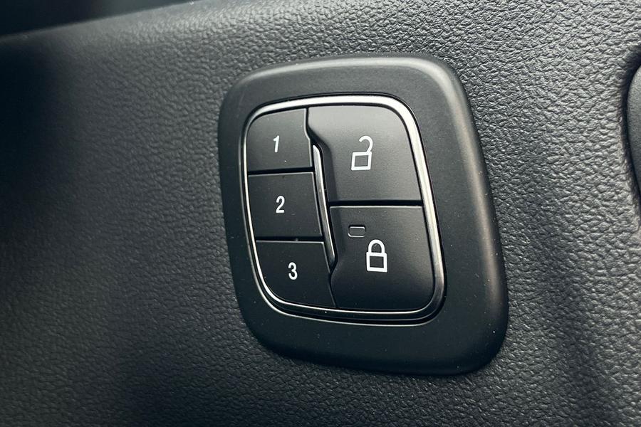 Ford Kuga Photo autoimg-78b91a868d8174aa0b557fb4f2eba633b08bbc7d.jpg